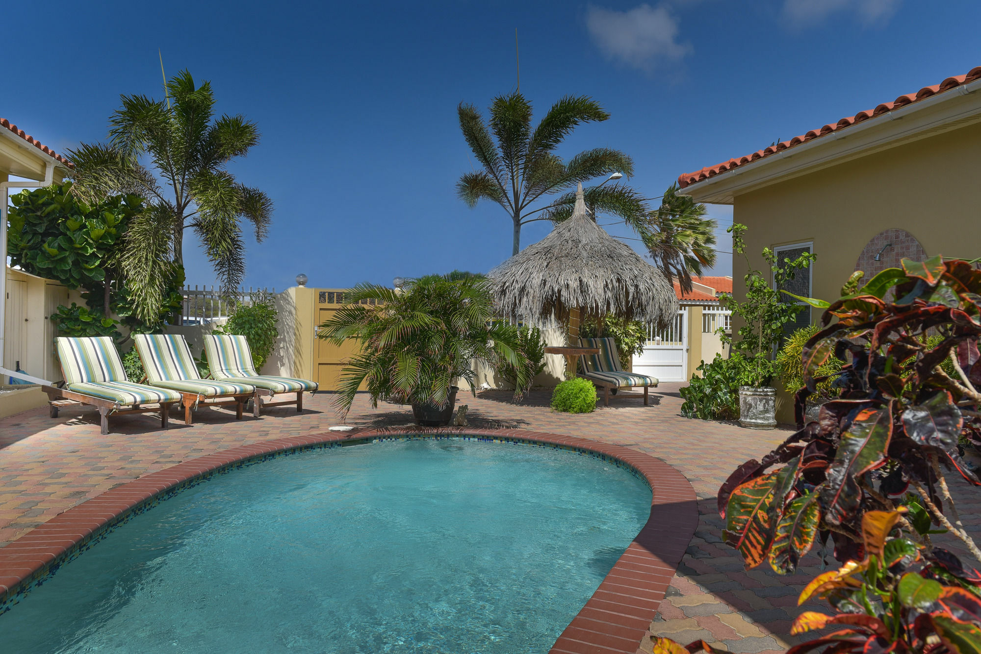 Little Paradise Aruba Vacation Apartments Палм Бич Экстерьер фото