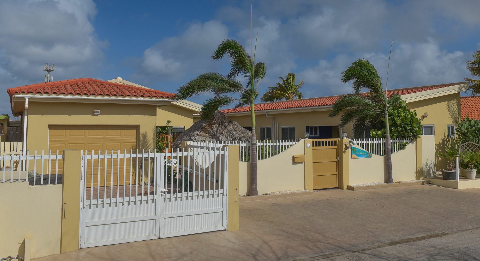Little Paradise Aruba Vacation Apartments Палм Бич Экстерьер фото